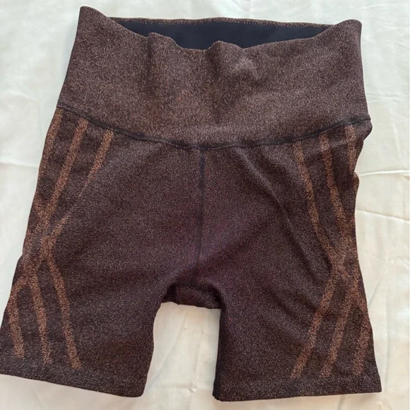 OFFLINE by Aerie Luxe Biker Shorts - Picture 3 of 3